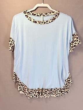 P & Rose Light Blue Leopard Print Ruffle Babydoll Top T-Shirt Boutique Size Med